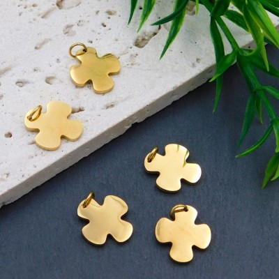 Zawieszka krzyżyk stal nierdzewna 15x13.5mm złota (1szt.)