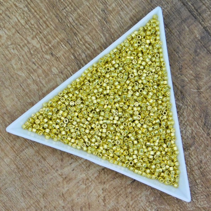 koraliki-cylindryczne-miyuki-delica-db0412-galvanized-yellow-beading