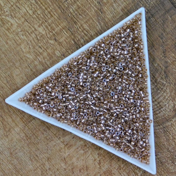 koraliki-cylindryczne-miyuki-delica-db0907-bronze-lined-crystal