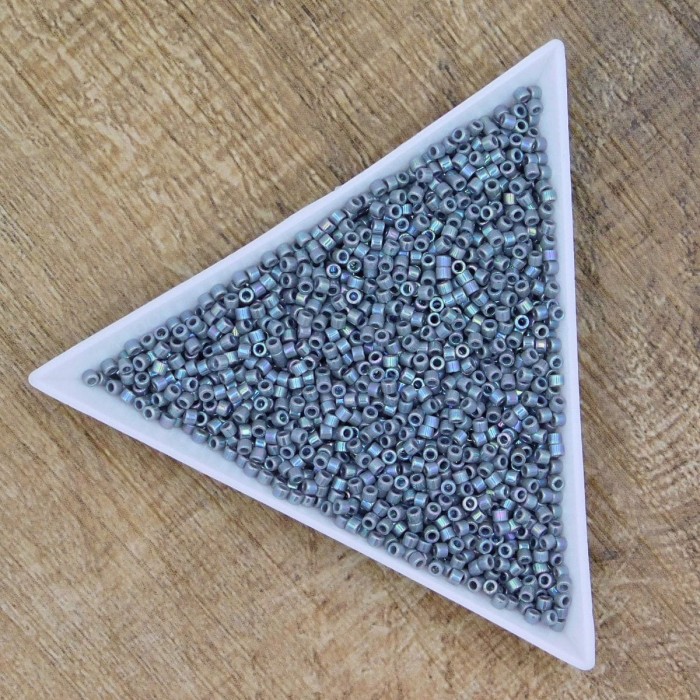 miyuki-delica-11-0-db0168-opaque-grey-ab-5g-koraliki-cylindryczne-szare-haft-beading-handmade