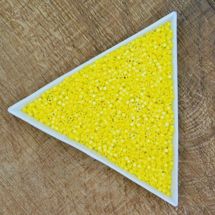 miyuki-delica-11-0-db0160-opaque-yellow-ab-hobby-rekodzielo