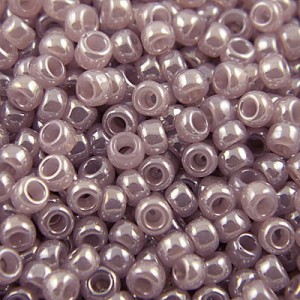 TOHO Round 8/0 Ceylon Grape Mist (10g)