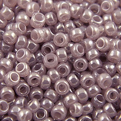 TOHO Round 8/0 Ceylon Grape Mist (10g)