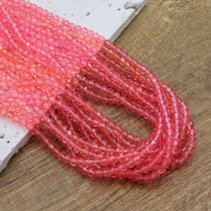 Kulki ze szkła fasetowane 4-4.5mm jasny koral (90szt.)