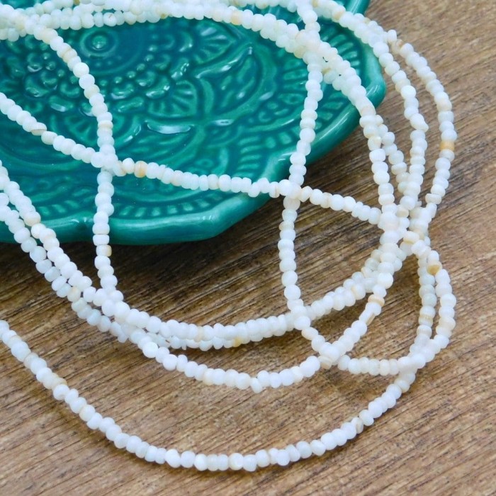 koraliki-masa-perlowa-oponki-2.5x1.5mm-bialo-kremowe-kolczyki-naszyjniki-handmade