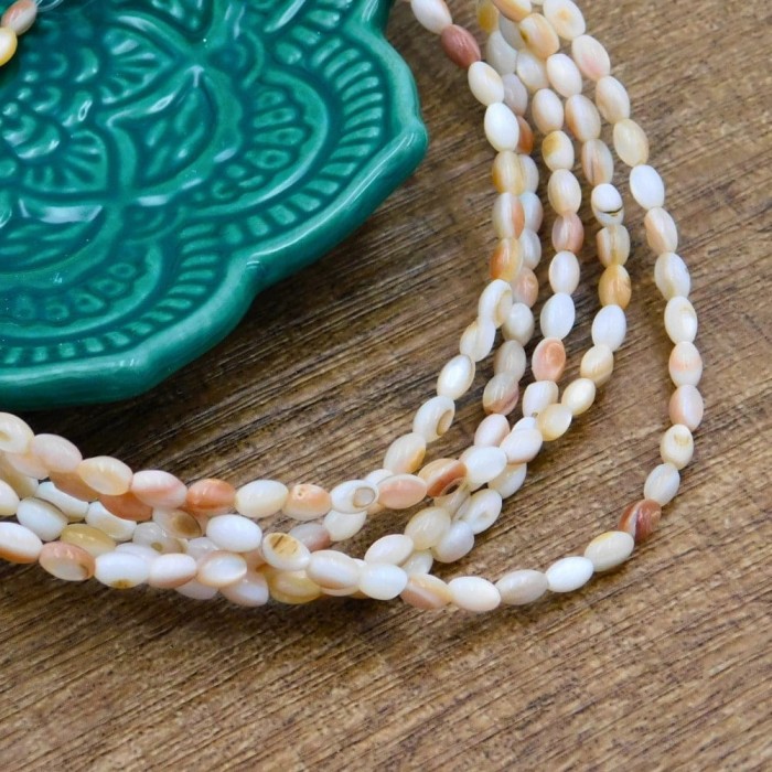 masa-perlowa-oliwka-4mm-bialo-bezowa-koraliki-ryz