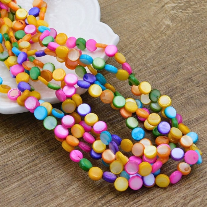 Masa perłowa barwiona pastylki 6-6.5x2-2.5mm kolorowe (sznur 60szt.)