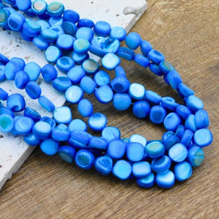 Masa perłowa i muszla barwiona nieregularna 8-6x2-6mm niebieska (sznur 50szt.)