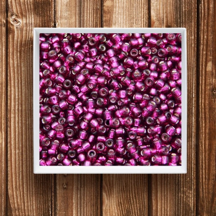 TOHO Round 8/0 Silver-Lined Dragonfruit (10g)
