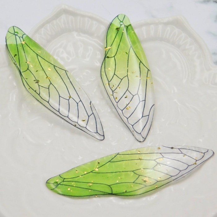 Zawieszka z żywicy skrzydło ważki 50.5x16mm zielona (1szt.)