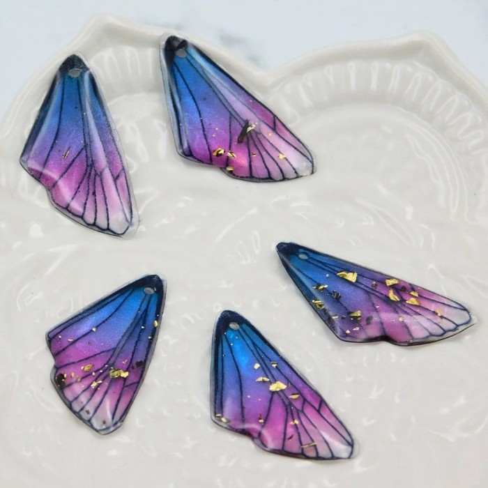 Zawieszka z żywicy skrzydło motyla 25x12mm granatowo-fioletowa (1szt.)