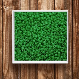 Koraliki TOHO Treasure 11/0 Opaque Shamrock (5g)