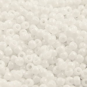 TOHO Round 8/0 Opaque White (10g)