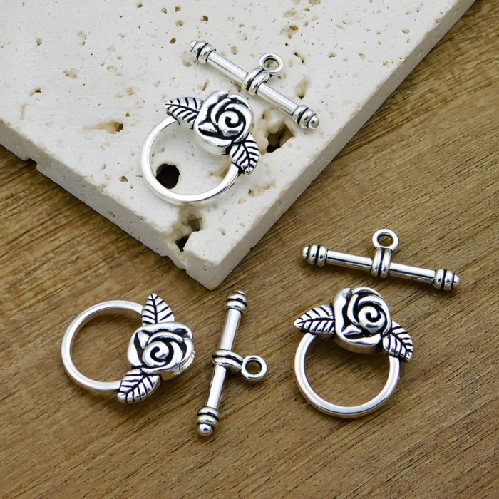 Zapięcie toogle metalowe róża 19x17mm antyczne srebro (2kpl.)