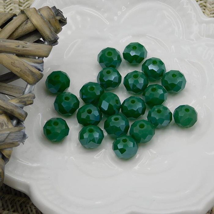 koraliki-szklane-oponki-fasetowane-8x6mm-ciemno-zielone-perla-bransoletki-handmade
