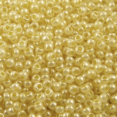 koraliki-toho-round-11-0-ceylon-lemon-chiffon-maslane-zolte