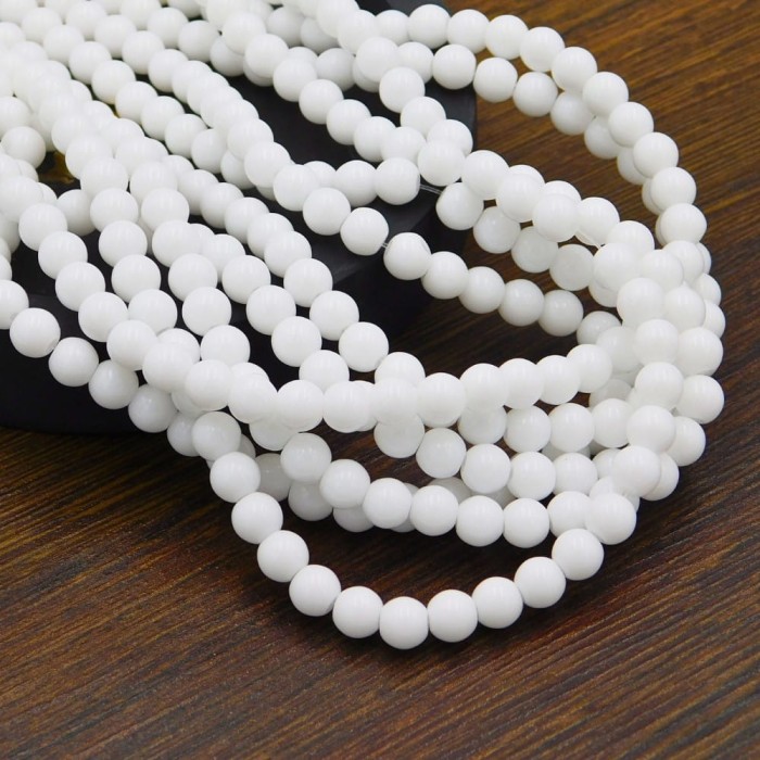 szklane-koraliki-6mm-biale-nieprzezroczyste-handmade
