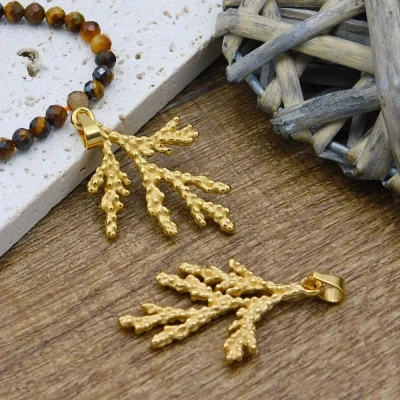 zawieszka-koralowiec-z-krawatka-stal-chirurgiczna-zlota