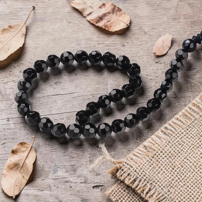 kulki-fasetowane-szklane-6mm-czarne-nieprzezroczyste-koraliki-handmade