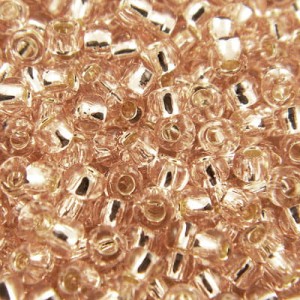 TOHO Round 15/0 Silver-Lined Rosaline (5g)