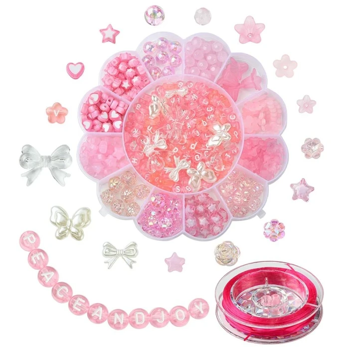 rozowy-zestaw-koralikow-do-robienia-bransoletek-z-literkami