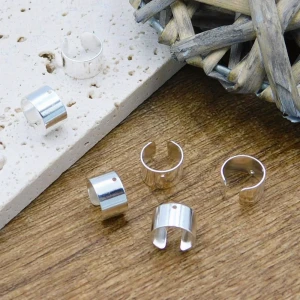 Nausznice gładkie zaciskowe z otworem 10x9mm z mosiądzu srebrne (2szt.)