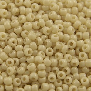 TOHO Round 8/0 Opaque Lt Beige (10g)