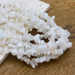Kamień księżycowy sieczka koraliki z kamienia naturalnego 3-8mm (około 250 szt.)