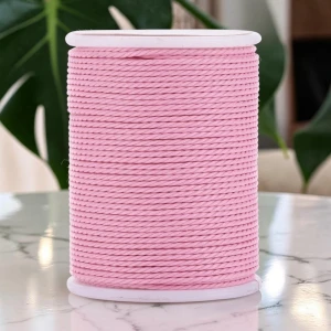 Sznurek skręcany woskowany z poliestru 1mm różowy (11m)