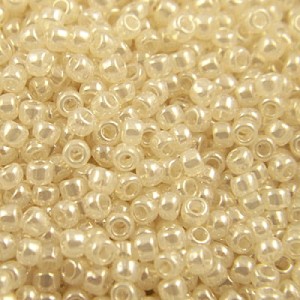 Koraliki TOHO Round 11/0 Ceylon Lt Ivory (10g)