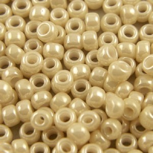 Koraliki TOHO Round 6/0 Opaque-Lustered Lt Beige (10g)