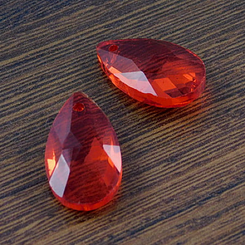 czerwone-szklane-zawieszki-fasetowane-lzy-22x13mm