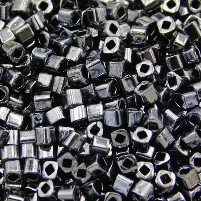 koraliki-toho-cube-3mm-metallic-hematite-grafitowe