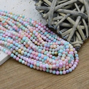 Koraliki szklane kulki fasetowane 4-4.5mm pastelowy mix z połyskiem AB (około 95szt.)