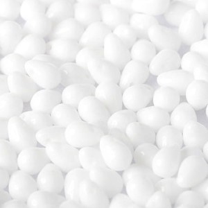 Czeskie koraliki szklane krople teardrop 6x4mm Chalk White (20szt.)