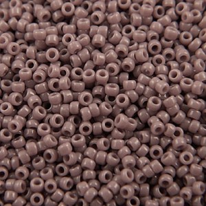 TOHO Round 15/0 Opaque Lavender (5g)