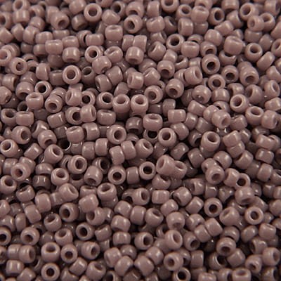 TOHO Round 15/0 Opaque Lavender (5g)