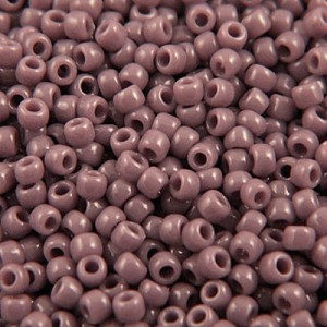 TOHO Round 11/0 Opaque Lavender (10g)