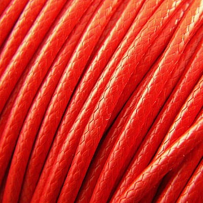 Sznurek lakierowany błyszczący 2mm czerwony (3metry)