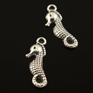 Zawieszka konik morski z metalu 23x7mm ciemny srebrny (4szt)