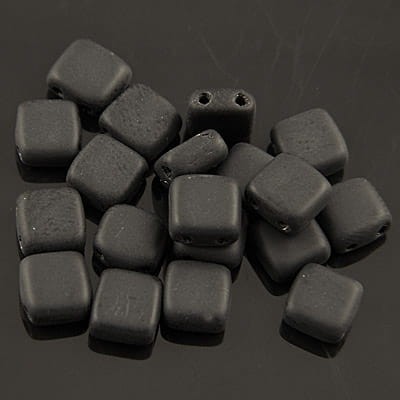 czechmates-tile-6mm-matte-jet-black-koraliki-czarne