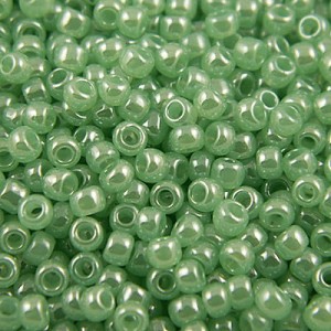 TOHO Round 11/0 Ceylon Celery (10g)