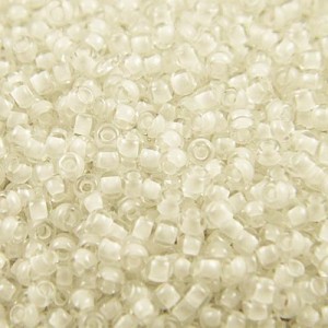 TOHO Round 11/0 Inside-Color Crystal/Snow Lined (10g)