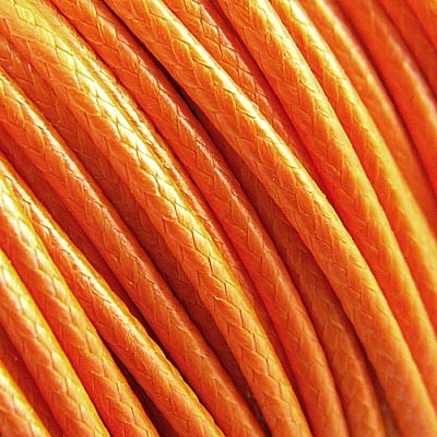 Sznurek lakierowany błyszczący 2mm pomarańczowy (3metry)