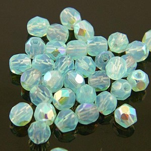 Koraliki Fire Polish ze szkła 4mm Milky Aquamarine AB (40szt.)