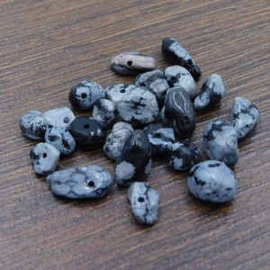 Obsydian śnieżny sieczka drobne kamyczki 3-8mm (25szt.)