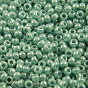 TOHO Round 8/0 Opaque-Lustered Turquoise (10g)