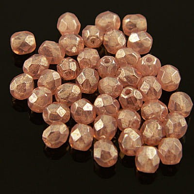 czeskie-koraliki-szklane-fire-polish-4mm-luster-milky-pink-pudrowe