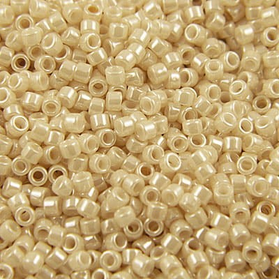 TOHO Treasure 11/0 Opaque-Lustered Lt Beige (5g)
