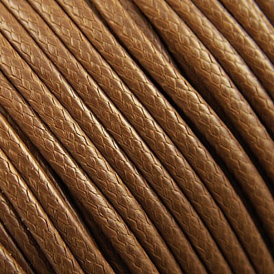 Sznurek lakierowany błyszczący 2mm brązowy (3metry)